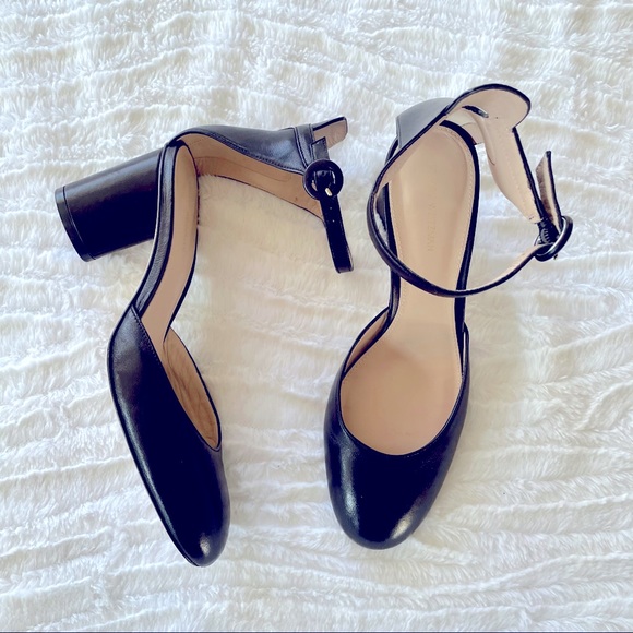 Stuart Weitzman Kara Black Leather Pumps - Picture 4 of 9